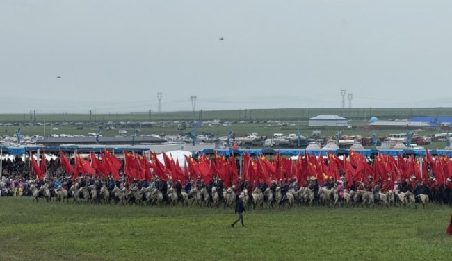 “走遍中国”写生行径:风雨无阻,共赴那达慕嘉会之约