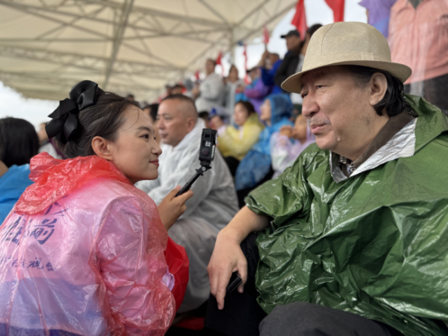 “走遍中国”写生行径:风雨无阻,共赴那达慕嘉会之约