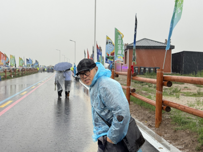 “走遍中国”写生行径:风雨无阻,共赴那达慕嘉会之约